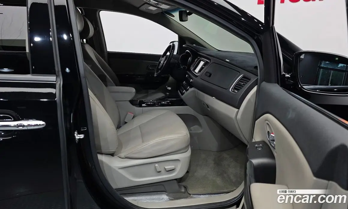 Kia Carnival 2018 2.2 автомат (гидро), фото 17 Kia Carnival 2018 2.2 автомат (гидро), фото 17