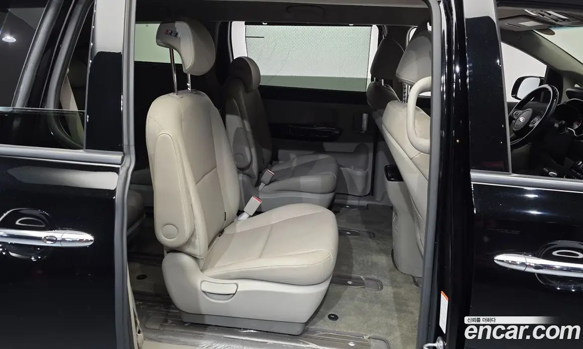 Kia Carnival 2018 2.2 автомат (гидро), фото 18 Kia Carnival 2018 2.2 автомат (гидро), фото 18