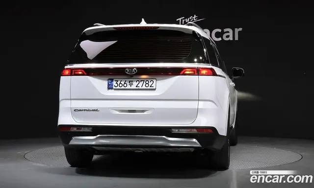 Kia Carnival 2020 2.2 автомат (гидро), миниатюра 4
