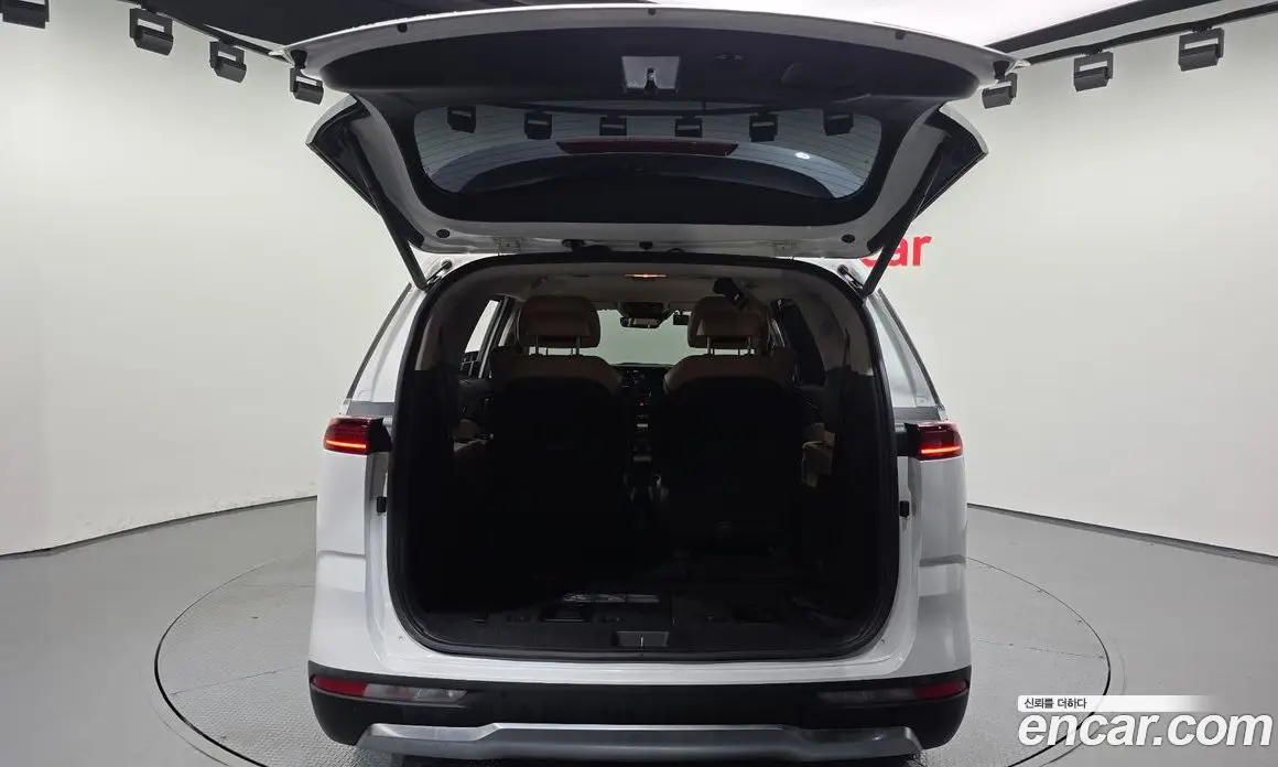 Kia Carnival 2021 2.2 автомат (гидро), фото 20