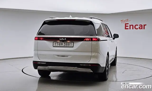 Kia Carnival 2022 2.2 автомат (гидро), миниатюра 4