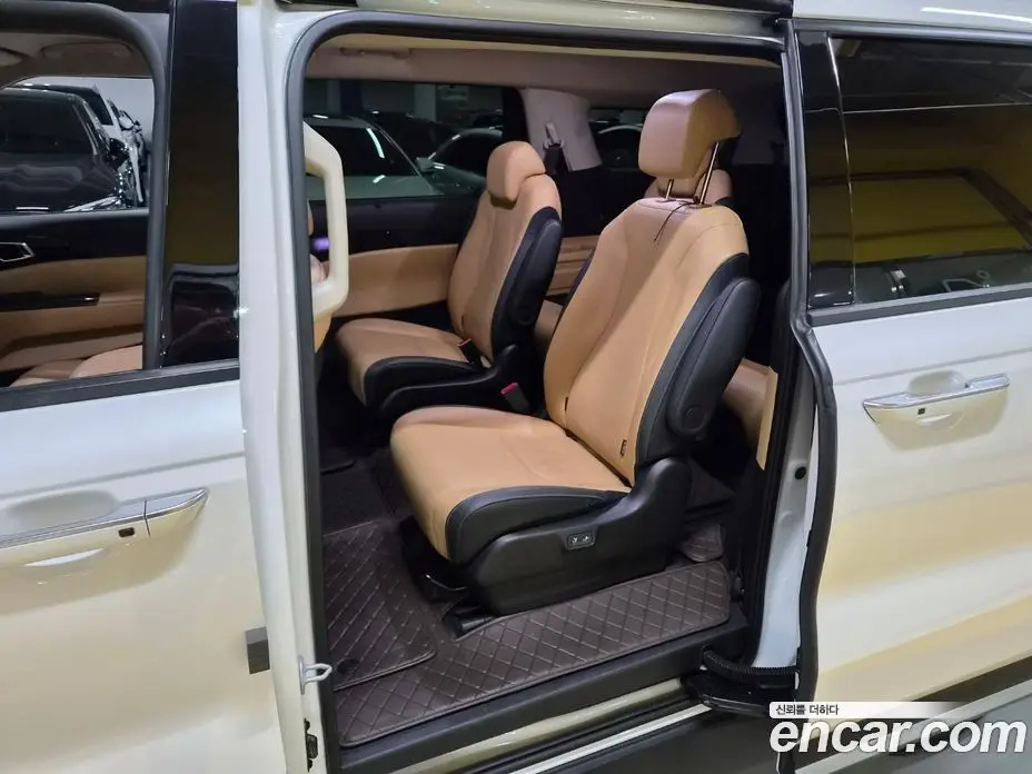 Kia Carnival 2023 2.2 автомат (гидро), фото 17 Kia Carnival 2023 2.2 автомат (гидро), фото 17