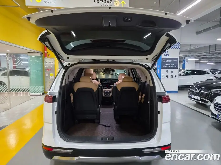 Kia Carnival 2023 2.2 автомат (гидро), фото 18 Kia Carnival 2023 2.2 автомат (гидро), фото 18