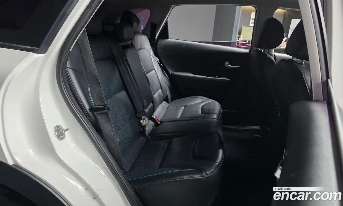 Kia Niro 2018 0.2 автомат (гидро), фото 12