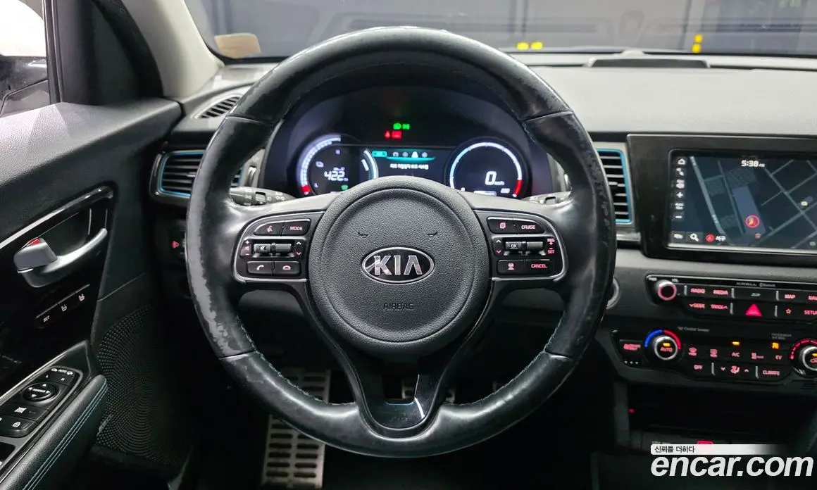 Kia Niro 2018 0.2 автомат (гидро), фото 13