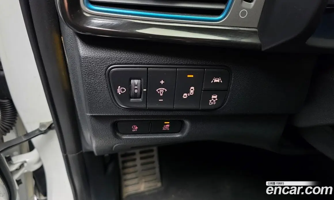 Kia Niro 2018 0.2 автомат (гидро), фото 17