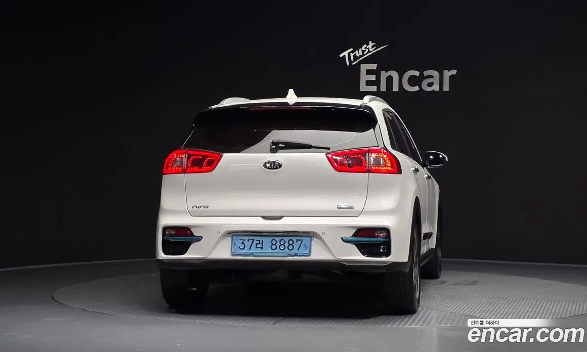 Kia Niro 2018 0.2 автомат (гидро), фото 4