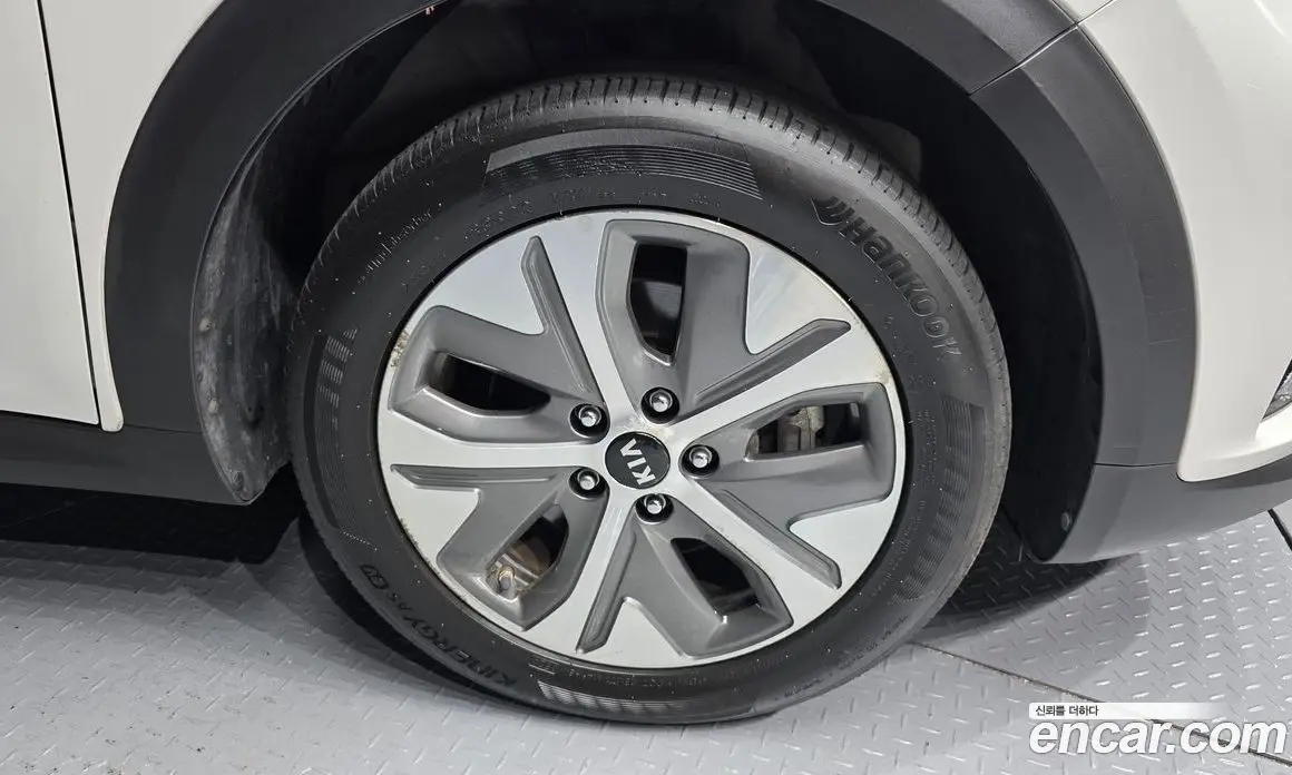 Kia Niro 2018 0.2 автомат (гидро), фото 5
