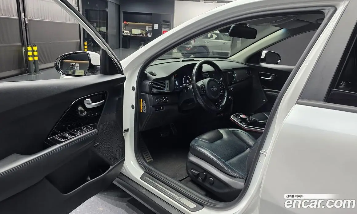 Kia Niro 2018 0.2 автомат (гидро), фото 10
