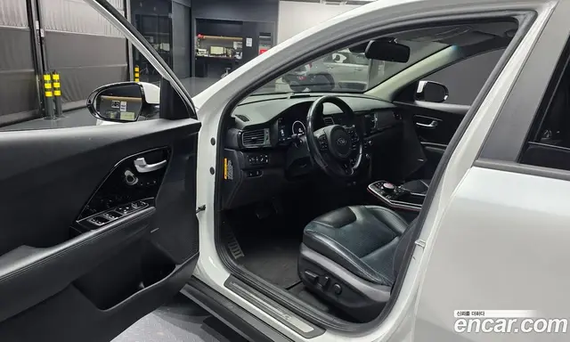 Kia Niro 2018 0.2 автомат (гидро), миниатюра 10