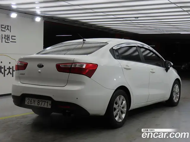 Kia Pride 2014 1.6 автомат (гидро), миниатюра 3 Kia Pride 2014 1.6 автомат (гидро), миниатюра 3