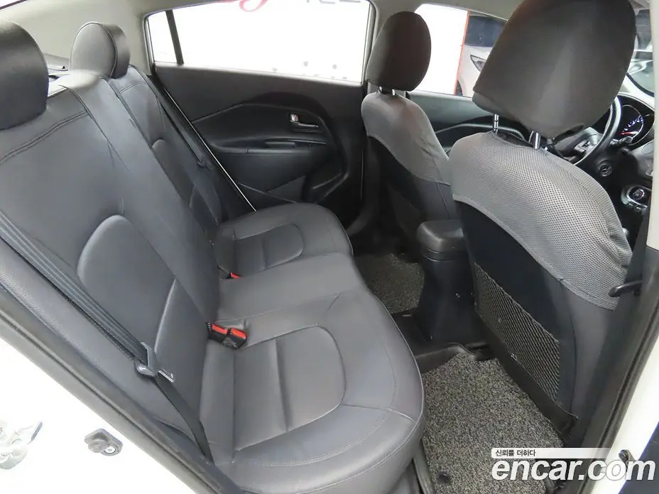 Kia Pride 2014 1.6 автомат (гидро), фото 8 Kia Pride 2014 1.6 автомат (гидро), фото 8
