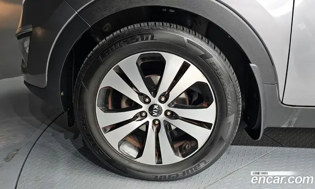 Kia Sportage 2010 2.0 автомат (гидро), миниатюра 5