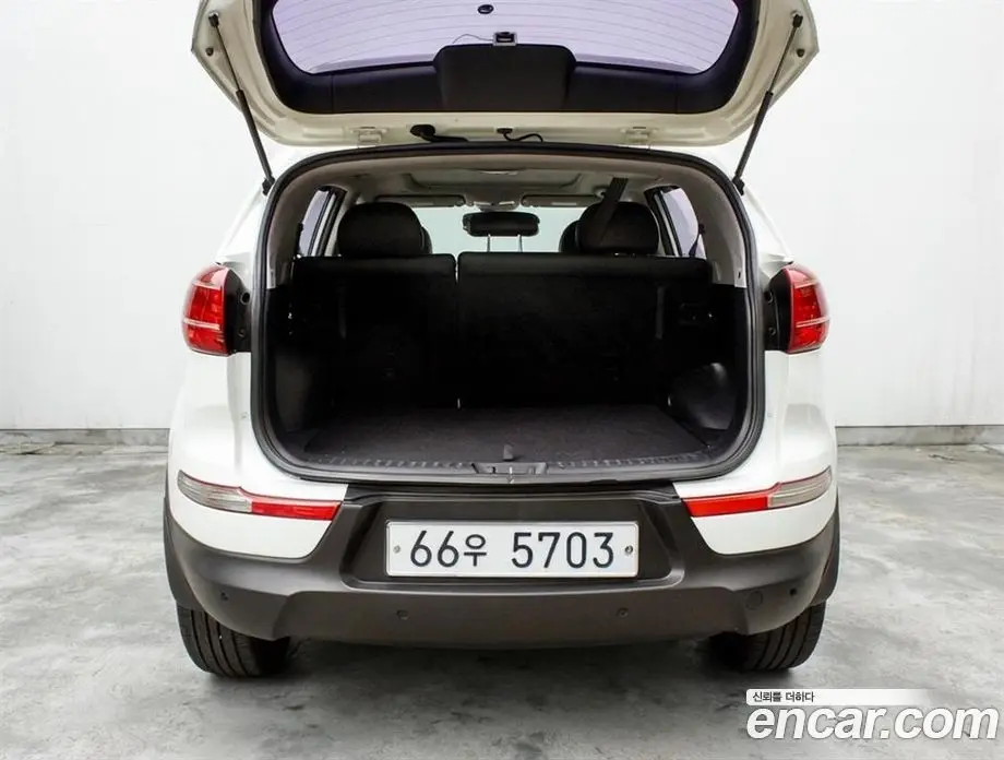 Kia Sportage 2012 2.0 автомат (гидро), фото 16