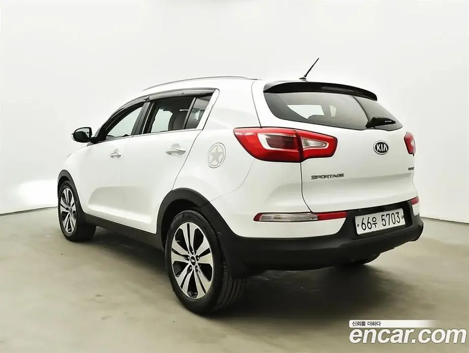 Kia Sportage 2012 2.0 автомат (гидро), фото 3