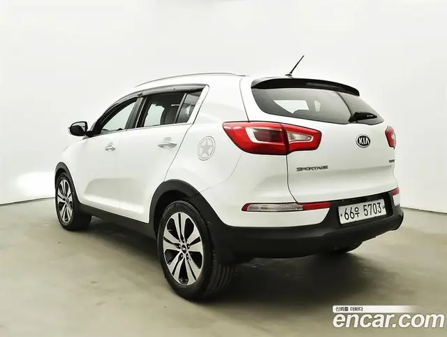 Kia Sportage 2012 2.0 автомат (гидро), миниатюра 3
