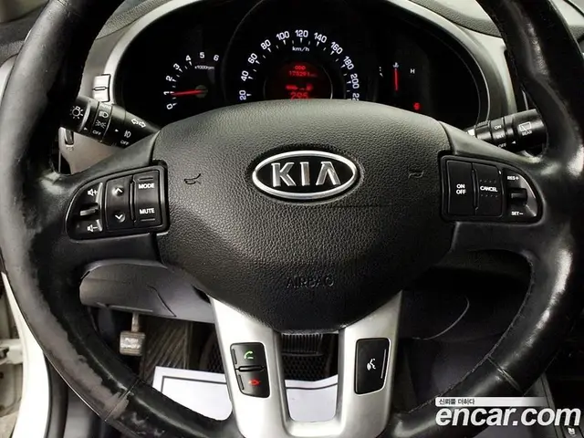 Kia Sportage 2012 2.0 автомат (гидро), миниатюра 7