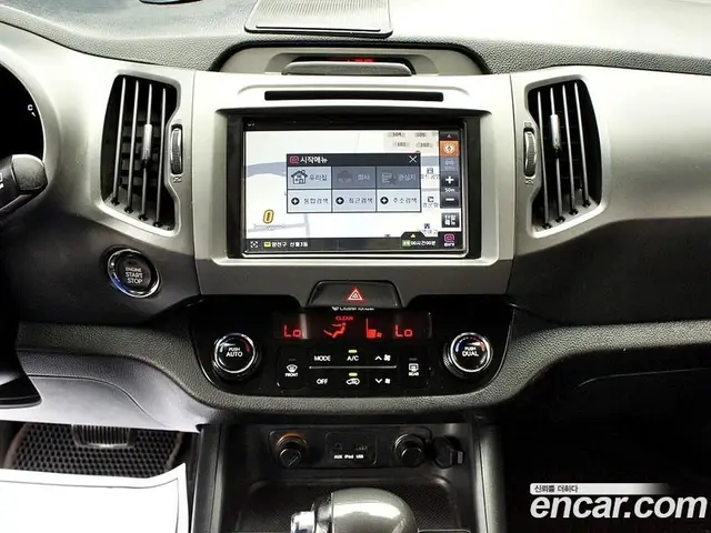 Kia Sportage 2012 2.0 автомат (гидро), миниатюра 9