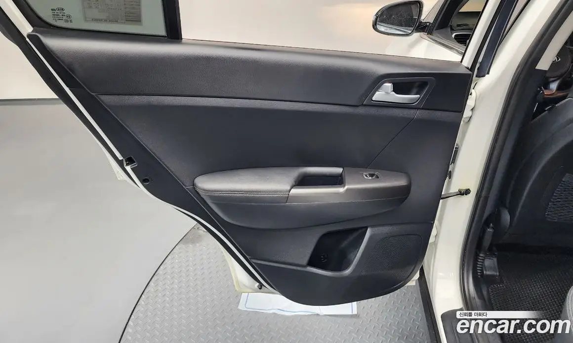Kia Sportage 2015 2.0 автомат (гидро), фото 15 Kia Sportage 2015 2.0 автомат (гидро), фото 15