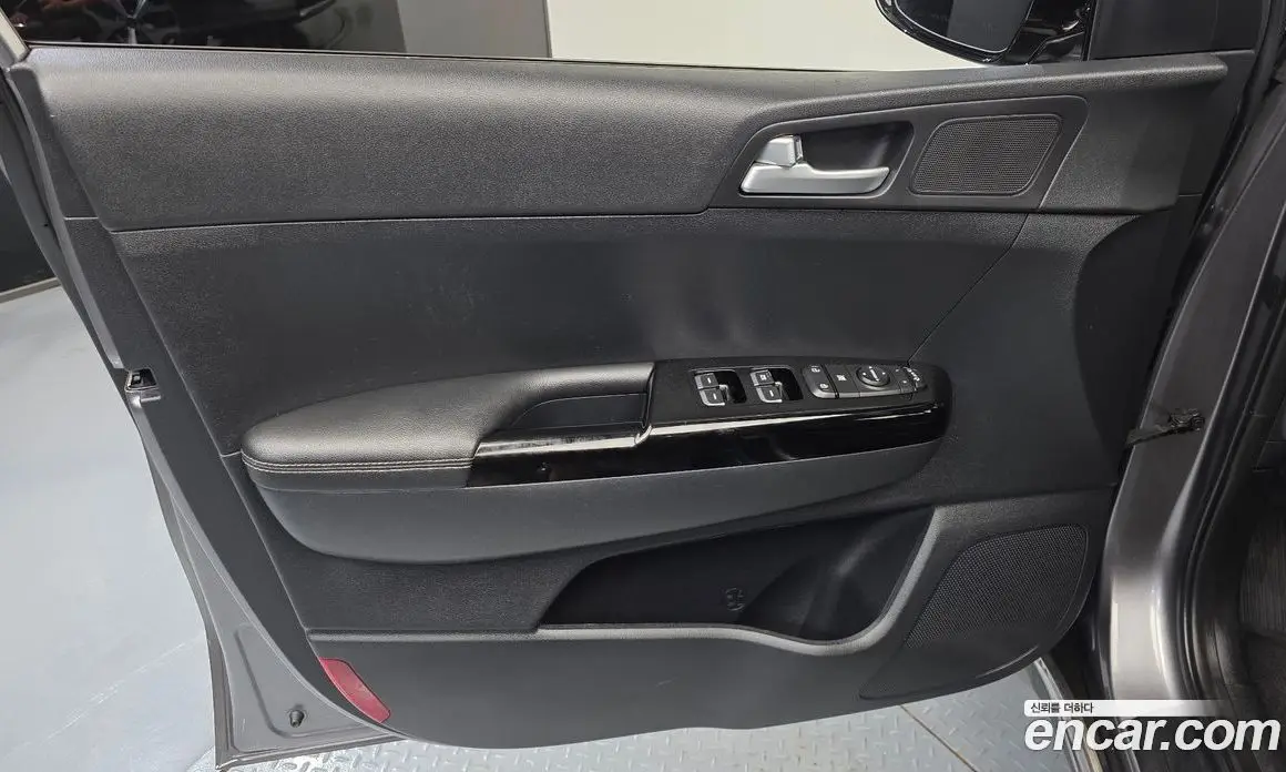 Kia Sportage 2016 2.0 автомат (гидро), фото 14
