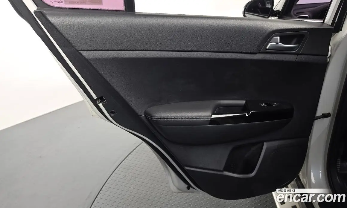 Kia Sportage 2016 2.0 автомат (гидро), фото 15