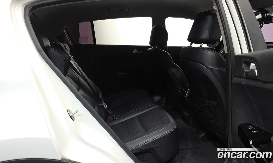 Kia Sportage 2016 2.0 автомат (гидро), фото 16