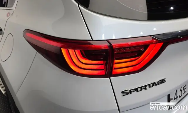 Kia Sportage 2016 2.0 автомат (гидро), миниатюра 9
