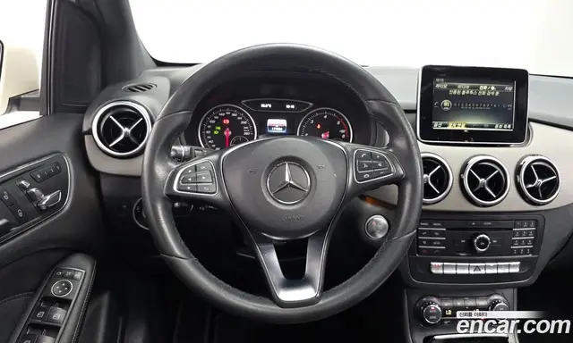 Mercedes-Benz B-Class 2017 2.1 автомат (гидро), миниатюра 12
