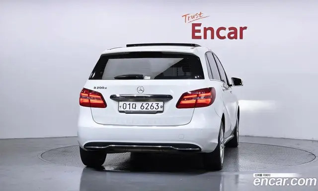 Mercedes-Benz B-Class 2017 2.1 автомат (гидро), миниатюра 4
