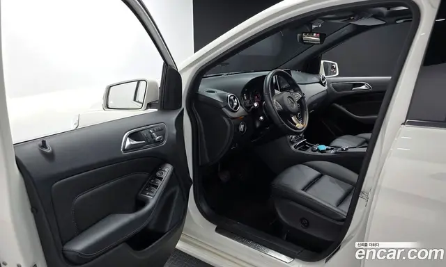 Mercedes-Benz B-Class 2017 2.1 автомат (гидро), миниатюра 10