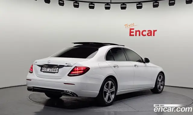 Mercedes-Benz E-Class 2016 2.0 автомат (гидро), миниатюра 2