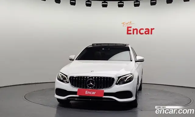 Mercedes-Benz E-Class 2016 2.0 автомат (гидро), миниатюра 3
