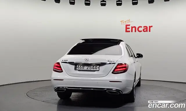 Mercedes-Benz E-Class 2016 2.0 автомат (гидро), миниатюра 4