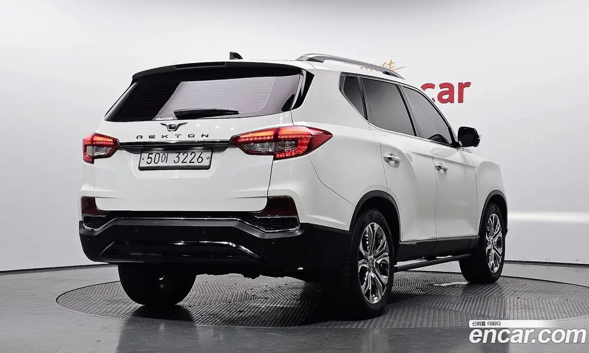 SsangYong Rexton 2017 2.2 автомат (гидро), фото 2 SsangYong Rexton 2017 2.2 автомат (гидро), фото 2