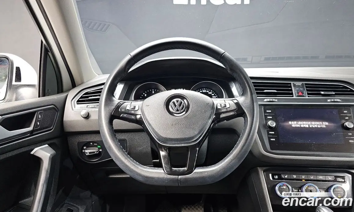 Volkswagen Tiguan 2020 2.0 автомат (гидро), фото 12 Volkswagen Tiguan 2020 2.0 автомат (гидро), фото 12