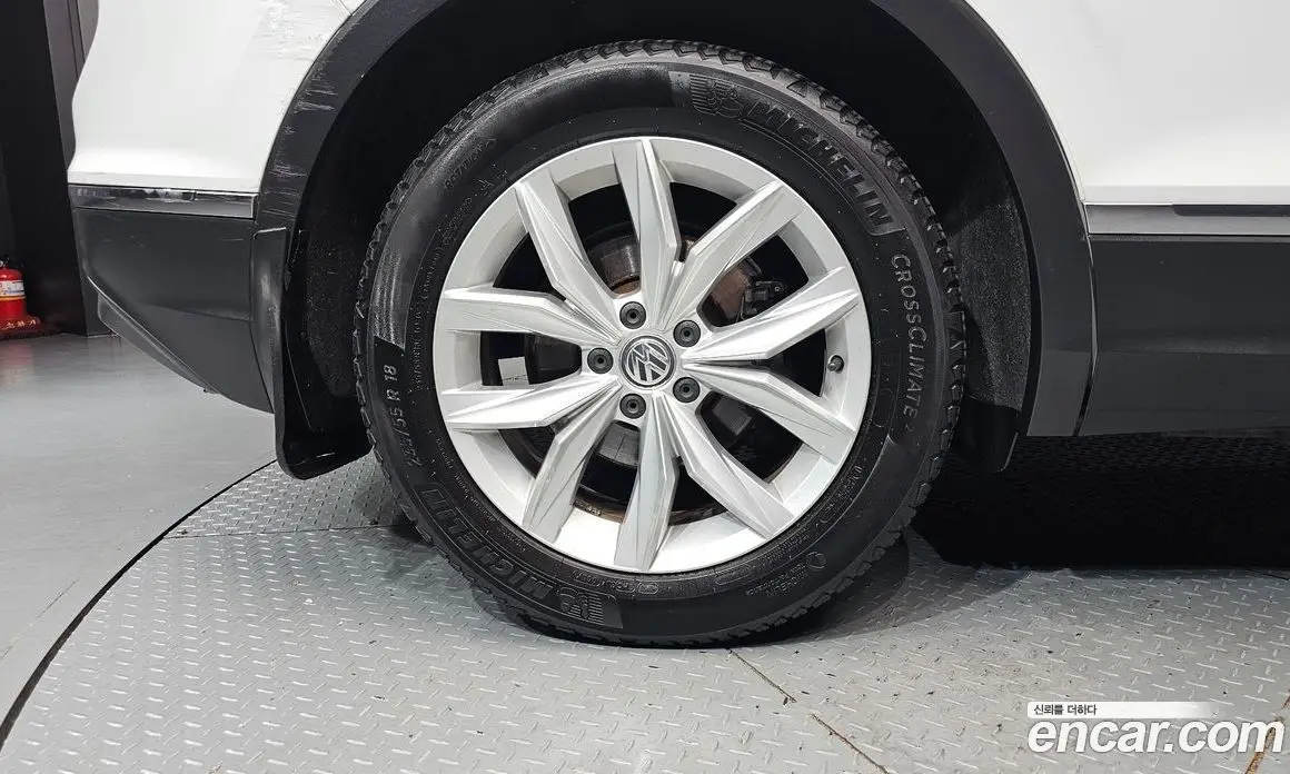 Volkswagen Tiguan 2020 2.0 автомат (гидро), фото 5 Volkswagen Tiguan 2020 2.0 автомат (гидро), фото 5