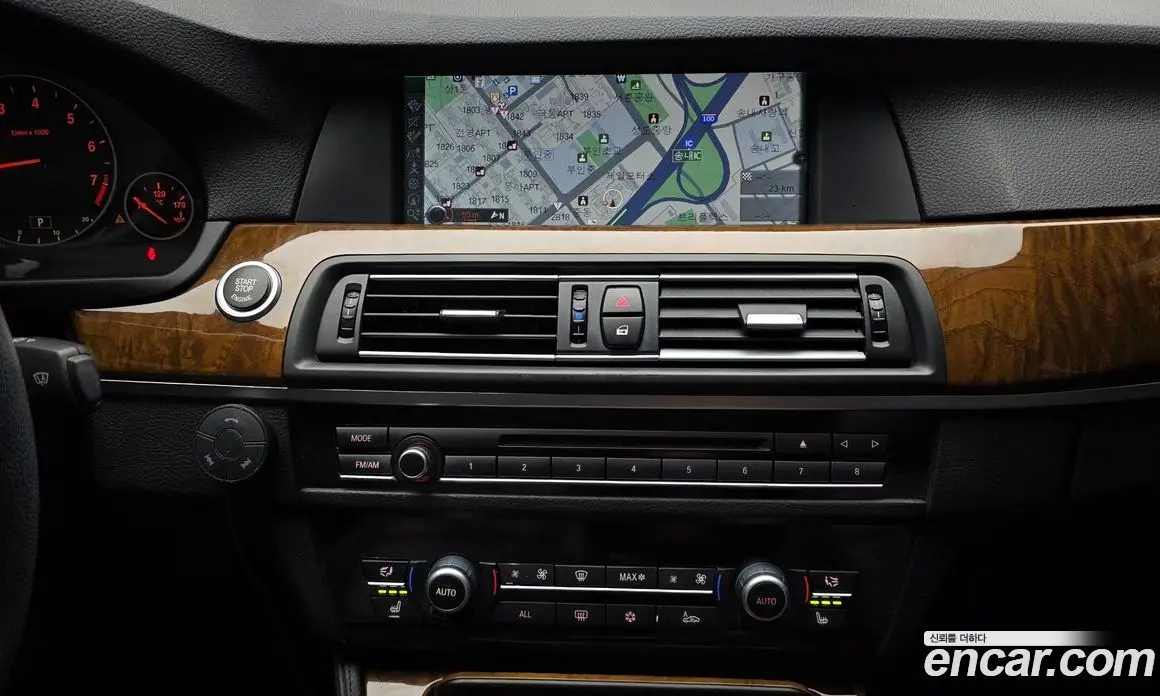 BMW 5 серия 2010 2.5 автомат (гидро), фото 15