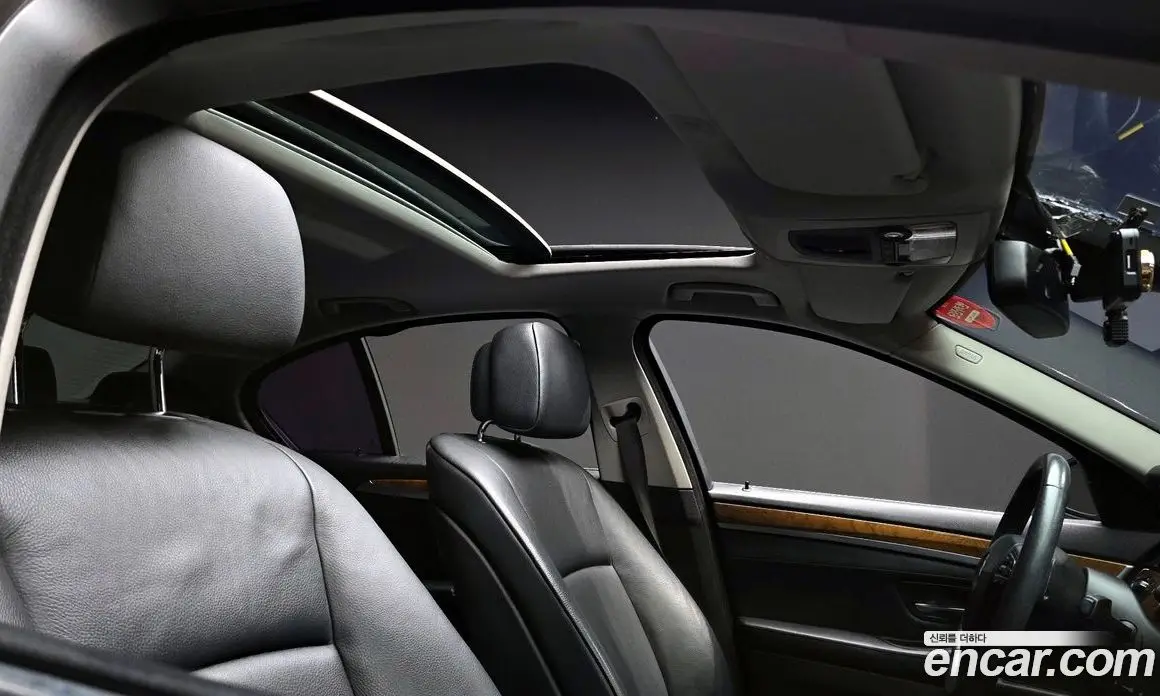 BMW 5 серия 2010 2.5 автомат (гидро), фото 20