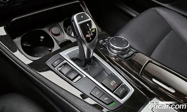 BMW 5 серия 2016 2.0 автомат (гидро), миниатюра 9