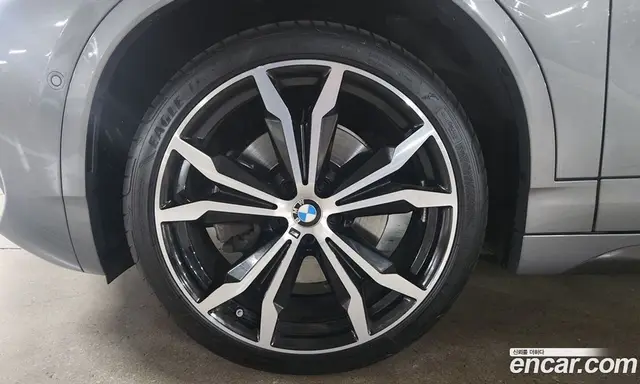BMW X2 2023 2.0 автомат (гидро), миниатюра 5