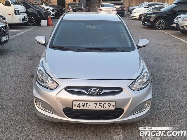 Hyundai Accent 2012 1.6 автомат (гидро), миниатюра 2