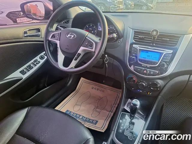 Hyundai Accent 2012 1.6 автомат (гидро), миниатюра 11