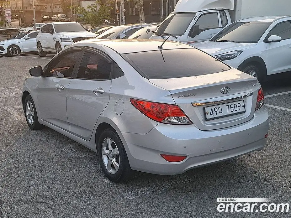 Hyundai Accent 2012 1.6 автомат (гидро), фото 5