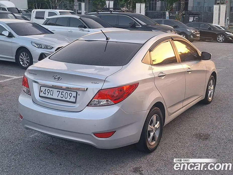 Hyundai Accent 2012 1.6 автомат (гидро), фото 6
