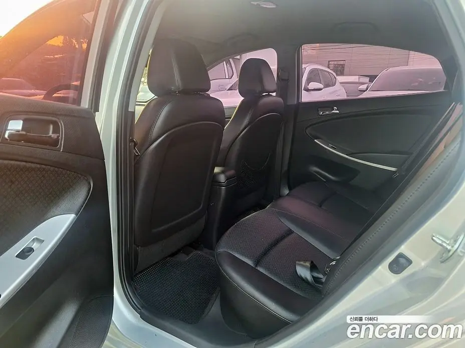 Hyundai Accent 2012 1.6 автомат (гидро), фото 9