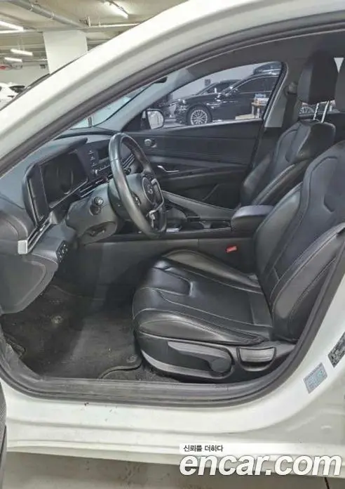 Hyundai Avante 2023 1.6 автомат (гидро), фото 4