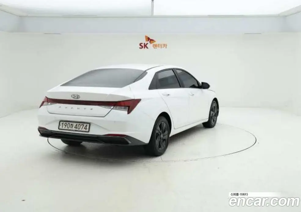 Hyundai Avante 2023 1.6 автомат (гидро), фото 3