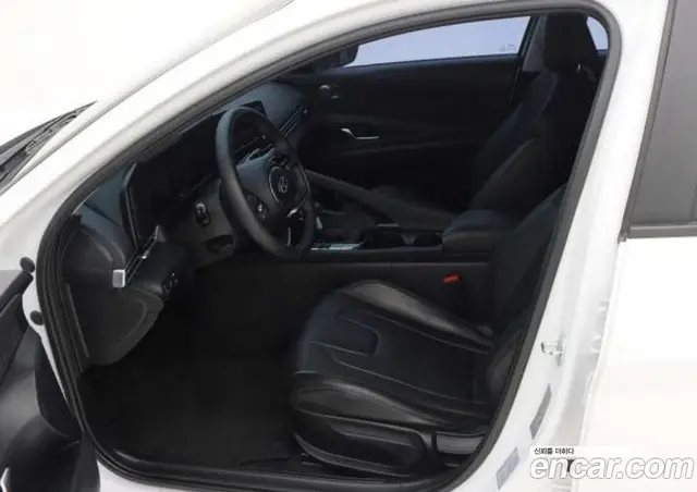 Hyundai Avante 2023 1.6 автомат (гидро), миниатюра 4