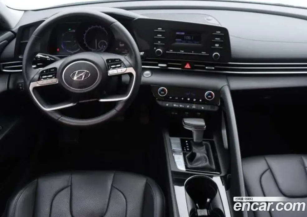 Hyundai Avante 2023 1.6 автомат (гидро), фото 8