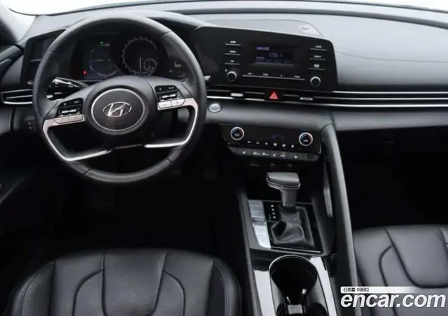 Hyundai Avante 2023 1.6 автомат (гидро), миниатюра 8